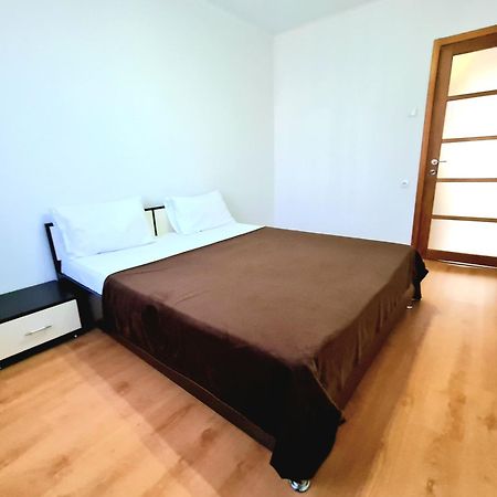 Apartament 2 Bedrooms, Botanica تشيسيناو المظهر الخارجي الصورة